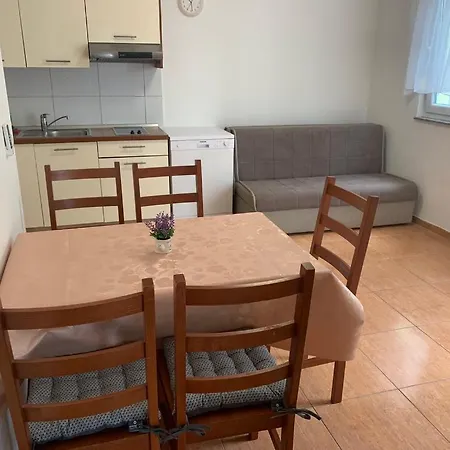 Villa Popic - Apartmany Monika * Baska Voda